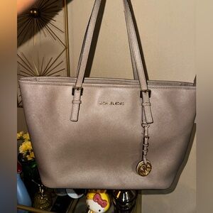 Michael Kors Jet Set Saffiano Tote Bag